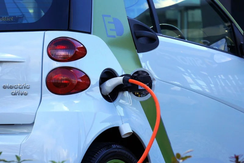 Les 10 idées reçues sur les voitures électriques